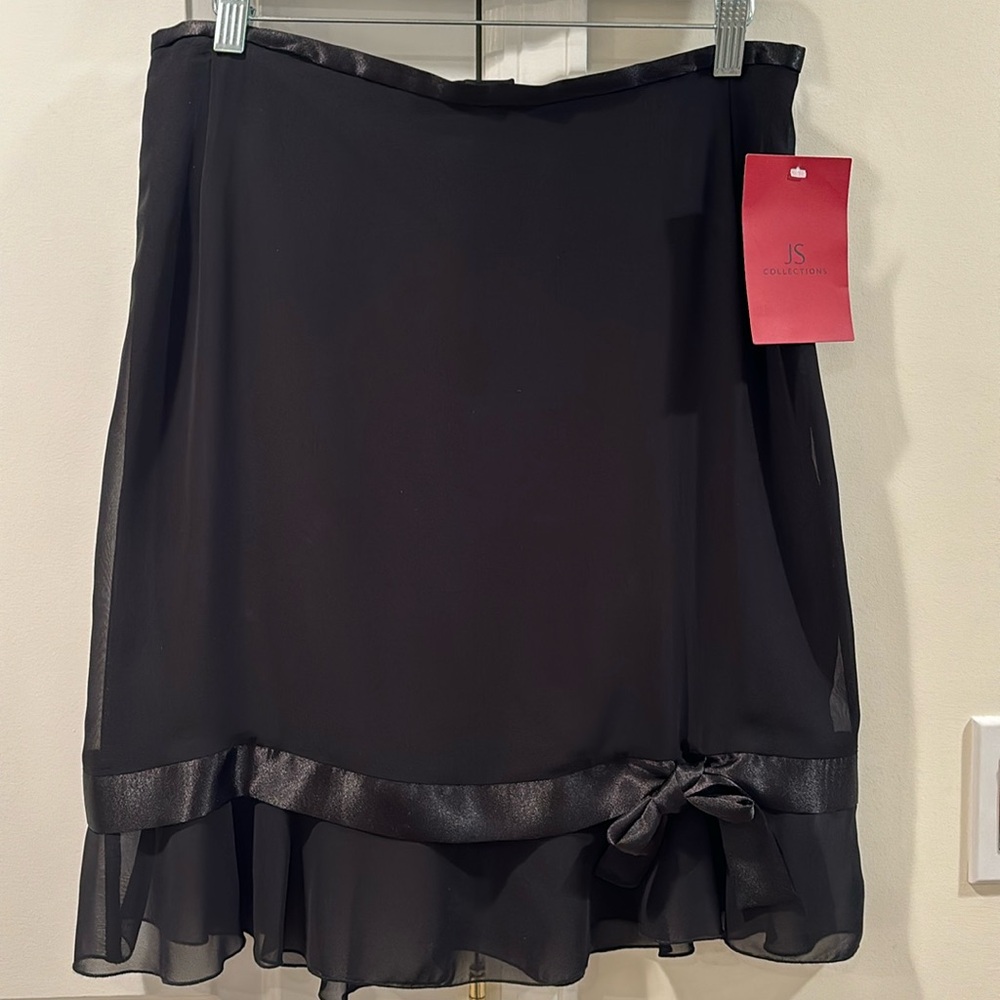 JS Collections Black skirt w satin bow Sz 10. Gorgeous skirt